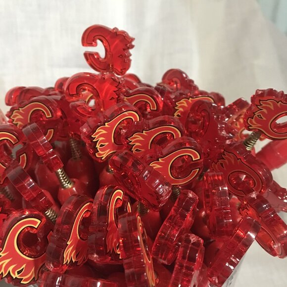 Calgary Flames Pens NHL Light Up Official Licensed Red LED 40 or More Blue Ink - Picture 8 of 9